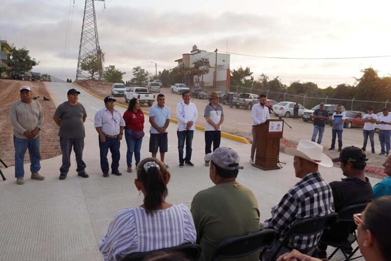 Supervisa gobierno municipal avances de obra de avenidas Prisciliano Sánchez y Federación