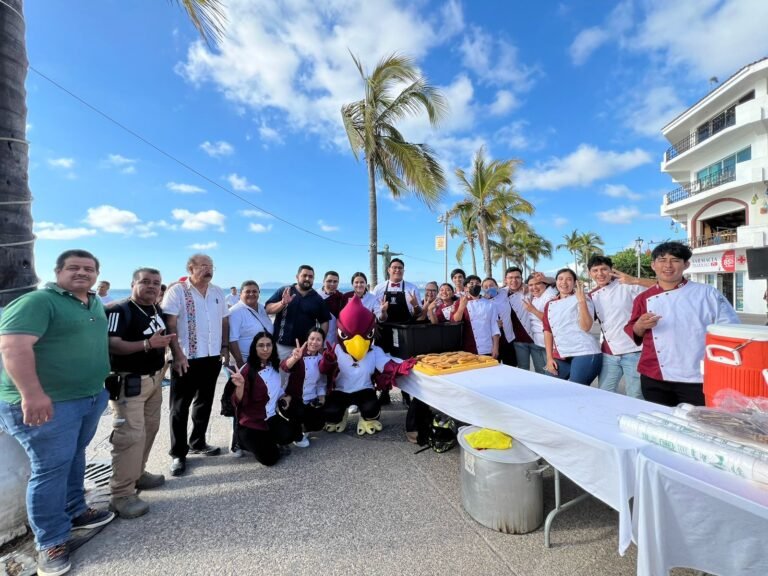 Celebran vallartenses la tradición del Día de la Candelaria