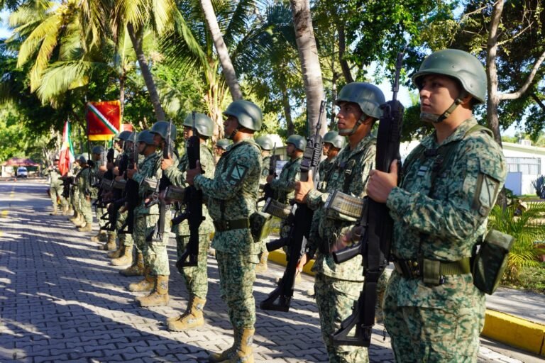 Conmemoran el CXI aniversario del Ejército Mexicano