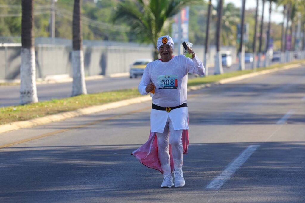 Un exito el XII Medio Maraton y XXII Carrera Recreativa de SEAPAL Vallarta 06 On Bahia Magazine Destinos Turismo Deportivo Entrada