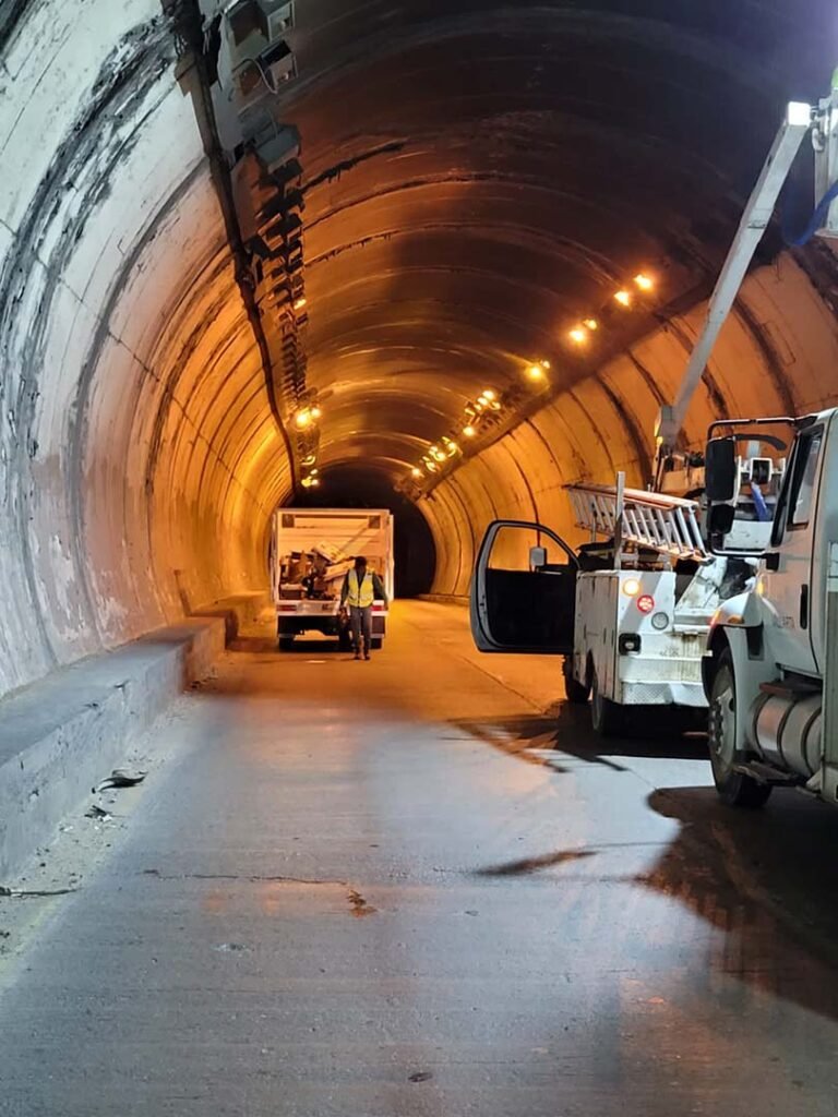 Mejoran iluminación del túnel