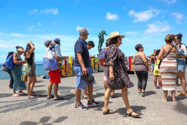 Con altas expectativas comienza el periodo vacacional en Vallarta