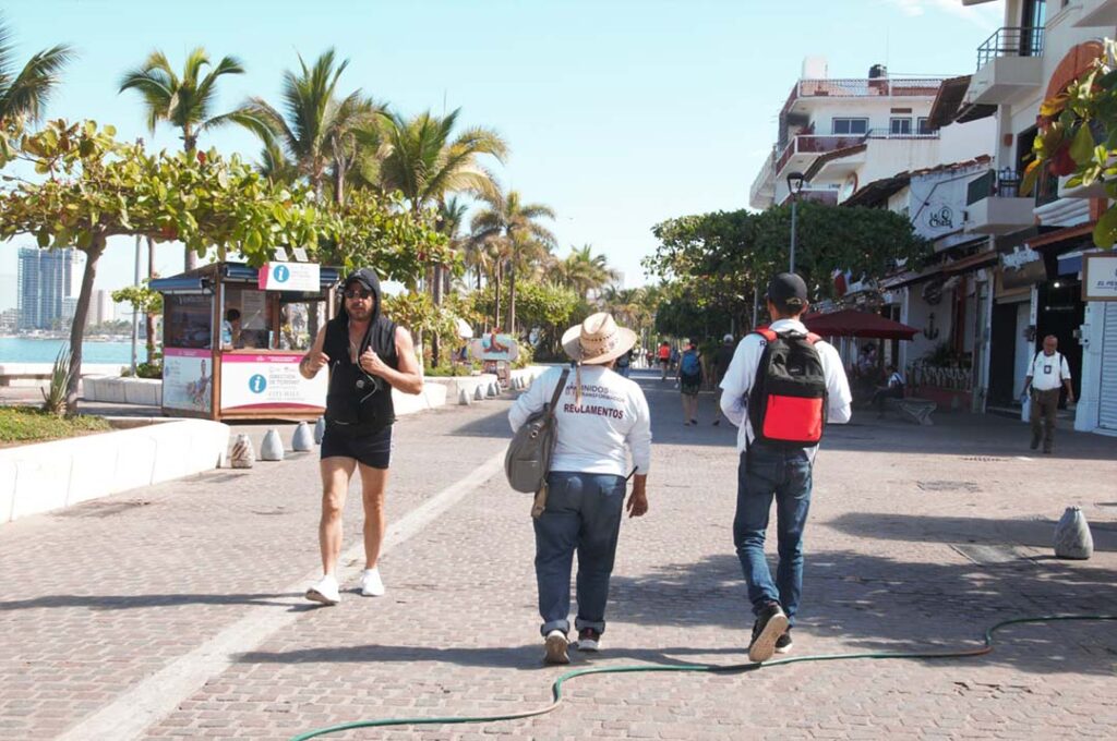 Actividades comerciales se realizaron con orden durante las vacaciones 02 On Bahia Magazine Destinos Ayuntamiento de Puerto Vallarta Entrada