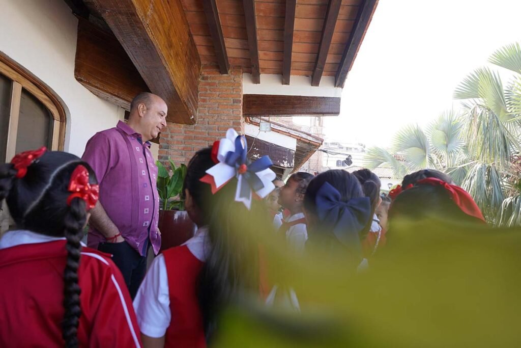 Alumnas de la primaria Teresa Barba Palomera visitan el Palacio Municipal 05