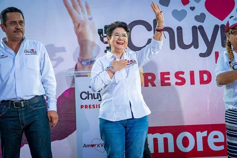 Chuyita López comprometida con el trabajo de los maestros en El Coapinole