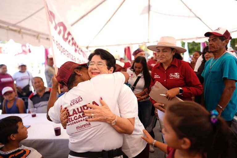 Con lágrimas y abrazos reciben a Chuyita López en Las Palmas