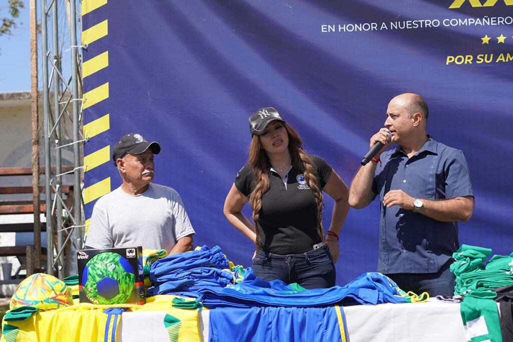 Inauguran el XXV Torneo Interdependencias de Futbol 08 On Bahia Magazine Destinos Turismo Medico Entrada