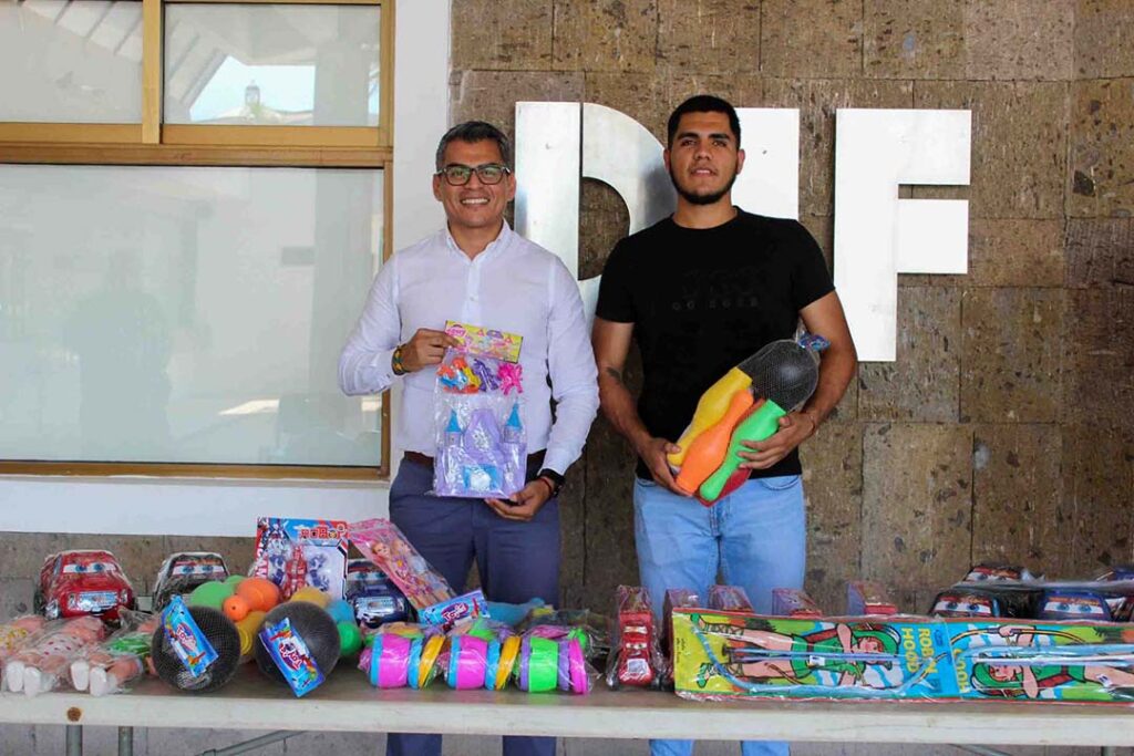 Invita DIF a donar un juguete para celebrar a la ninez 04 On Bahia Magazine Destinos Ayuntamiento de Puerto Vallarta Entrada