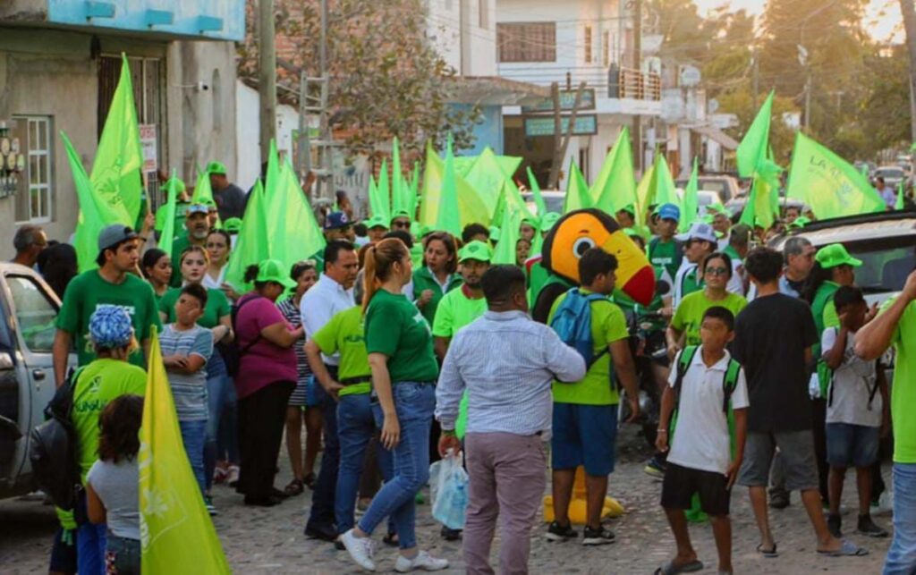 Mojoneras se une a Luis Munguia y se pinta de verde 02 On Bahia Magazine Destinos Elecciones 2024 Entrada