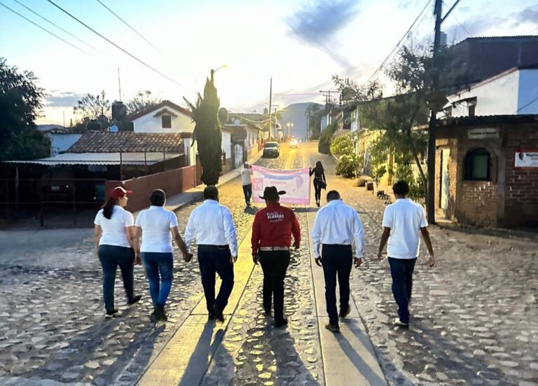 Raúl Blancas continúa recorriendo los municipios del Distrito 5