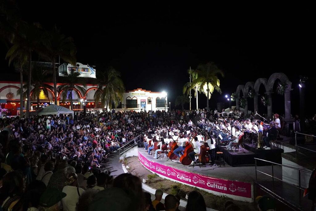 Vallartenses disfrutan de grandes conciertos musicales 09 On Bahia Magazine Destinos Eventos Entrada