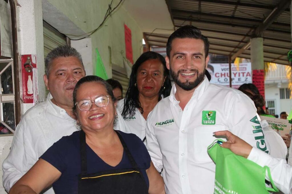 Vamos a regresar a Ixtapa para agradecerles su apoyo Luis Munguia 01 On Bahia Magazine Destinos Elecciones 2024 Entrada