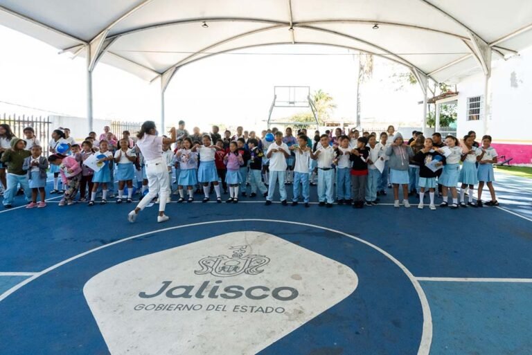 Visita la Caravana de GoGo la Primaria Adolfo López Mateos