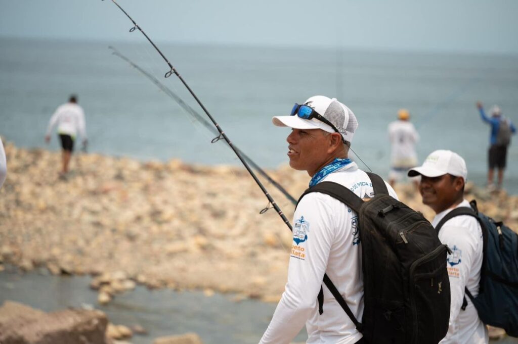 7 torneo pesca de orilla puerto vallarta 3 On Bahia Magazine Destinos Turismo Deportivo Entrada