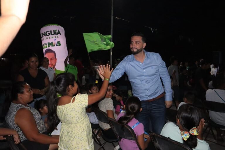 Continúa Luis Munguía recorriendo cada rincón de Puerto Vallarta