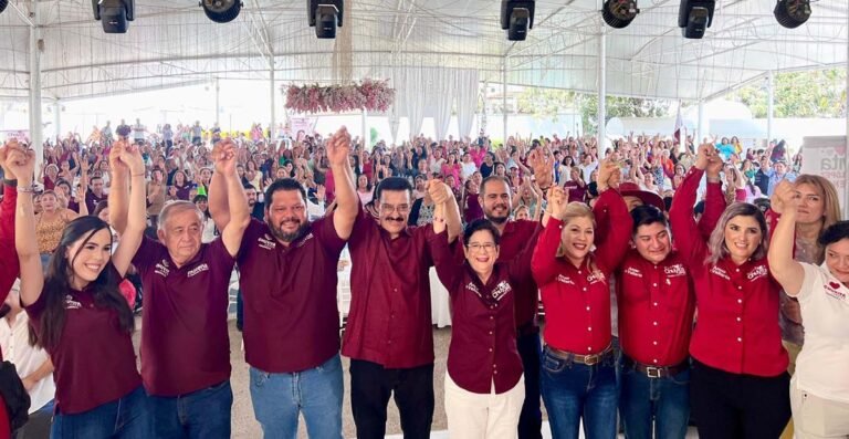 Festeja Chuyita López con miles de mamás en Puerto Vallarta