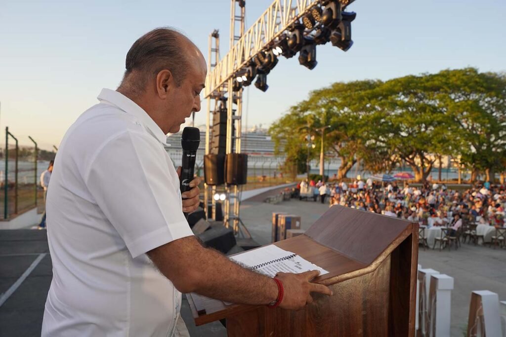 Gobierno de Puerto Vallarta festeja a los maestros 05