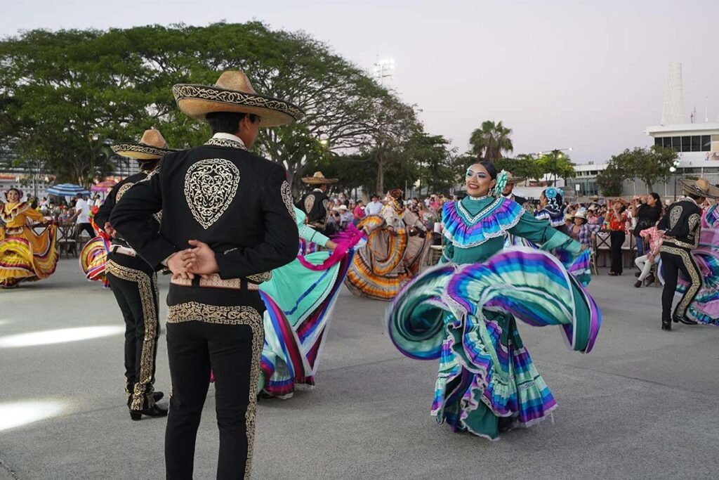 Gobierno de Puerto Vallarta festeja a los maestros 07 On Bahia Magazine Destinos Gobierno Evento