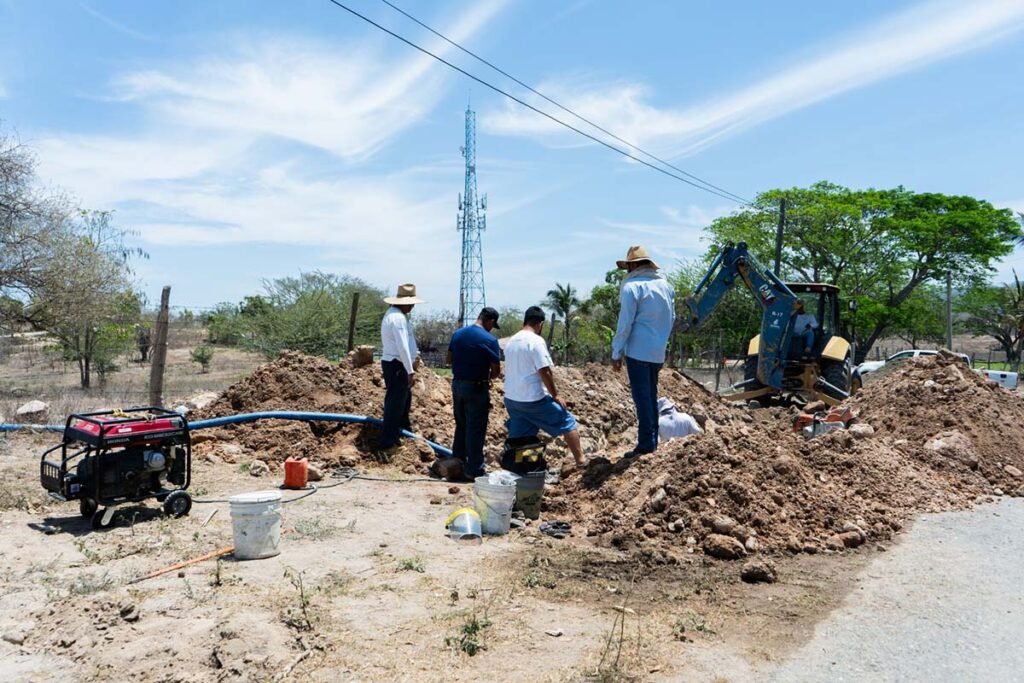 Interviene SEAPAL oportunamente linea que abastece a parte alta de El Pitillal 02 On Bahia Magazine Destinos Ayuntamiento de Puerto Vallarta Entrada