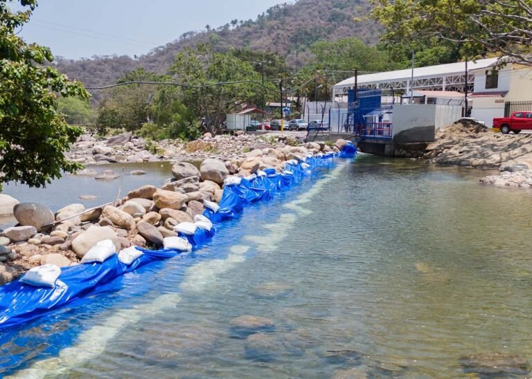Mitiga SEAPAL efectos del estiaje en zona del río Cuale