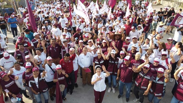 Morena sigue mostrando musculo