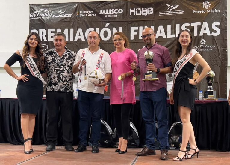 Participa Alcalde interino en la premiación de la 43ª edición de la Copa Vallarta