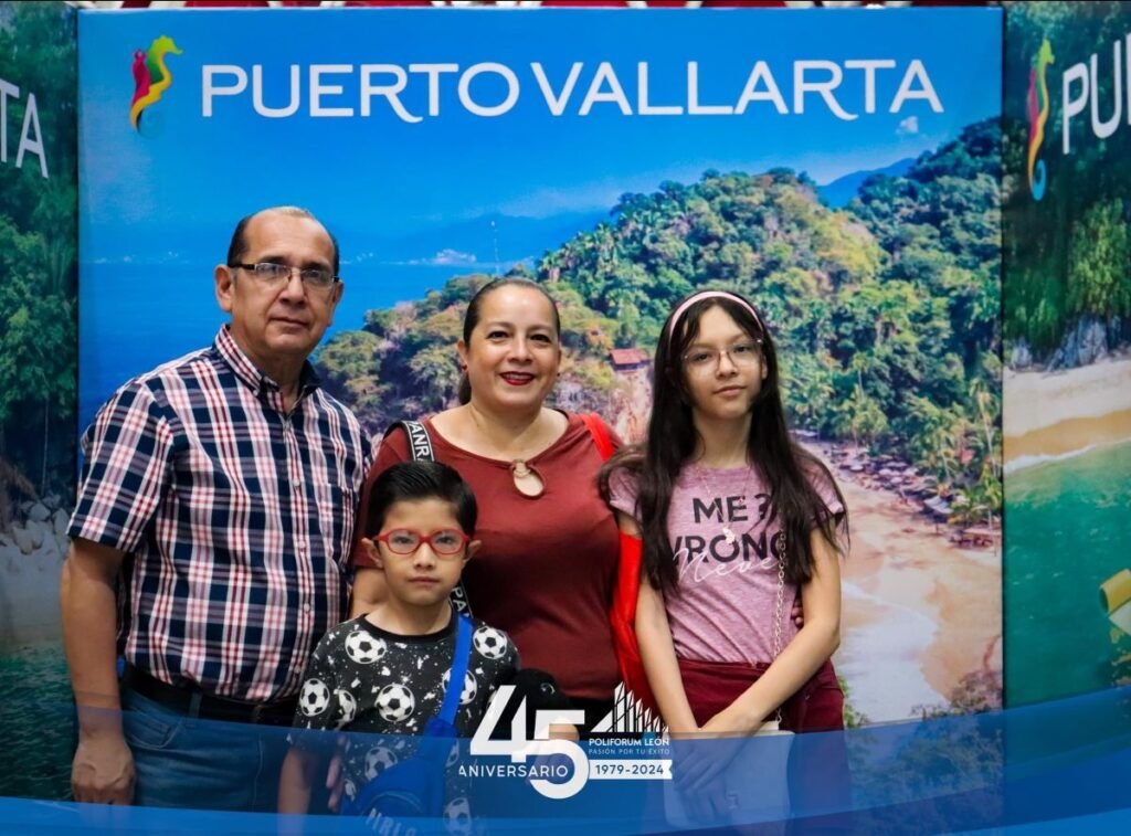 familia posando para foto