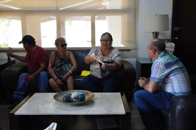 Ofrece alcalde apoyo y asesoría legal a vecinos afectados por desalojo