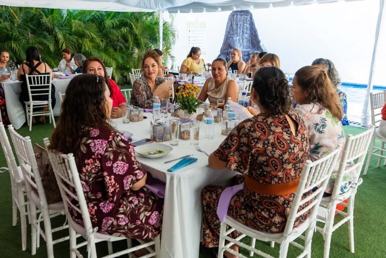 Reconoce SEAPAL invaluable labor de sus mamás trabajadoras