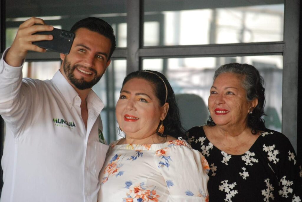 Se compromete Munguia con maestras y maestros 11 On Bahia Magazine Destinos Elecciones 2024 Entrada