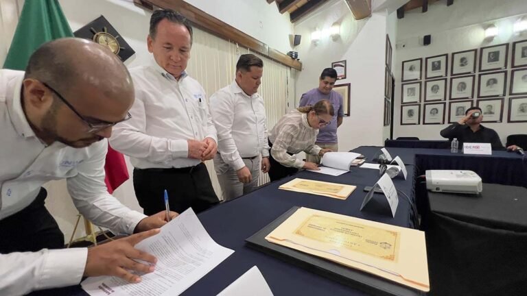 Suscriben convenios de colaboración con universidades privadas