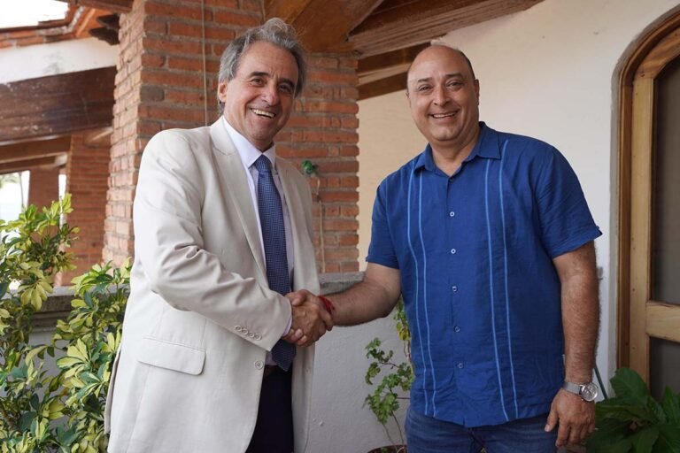 Uruguay y Puerto Vallarta buscan crear relaciones