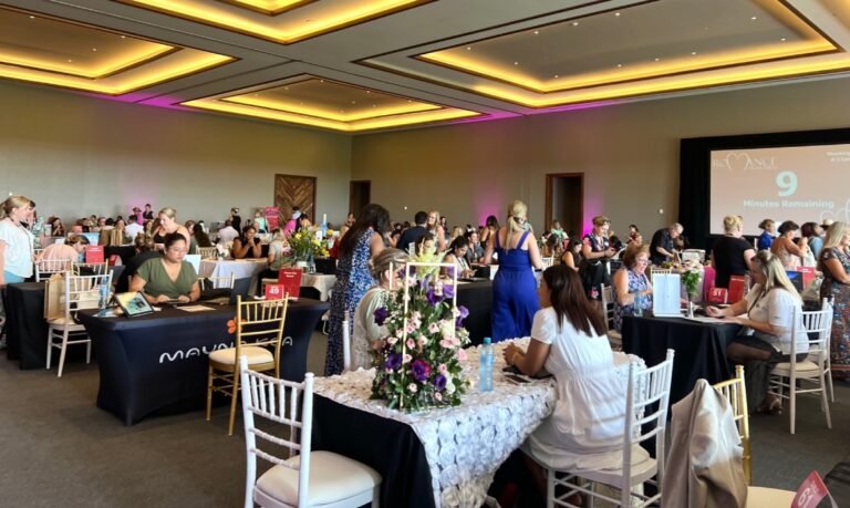 Enamora Puerto Vallarta en el Romance Travel Forum 2024