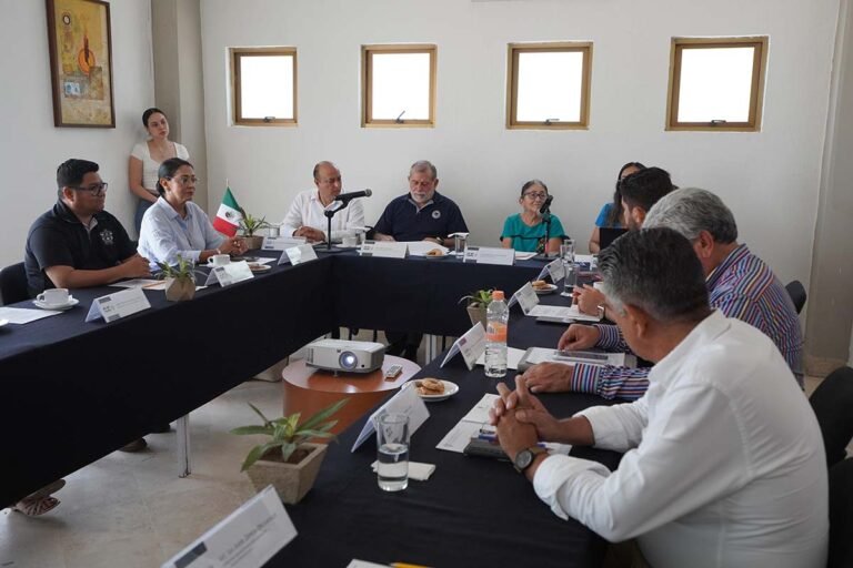 Alcalde toma protesta como integrante del H. Consejo Social del CUCosta
