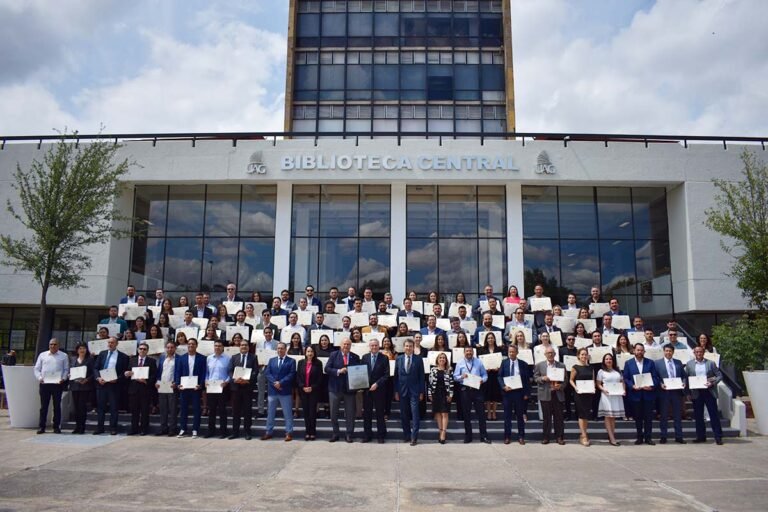 Impulsa el CRT la profesionalización de la agroindustria tequilera