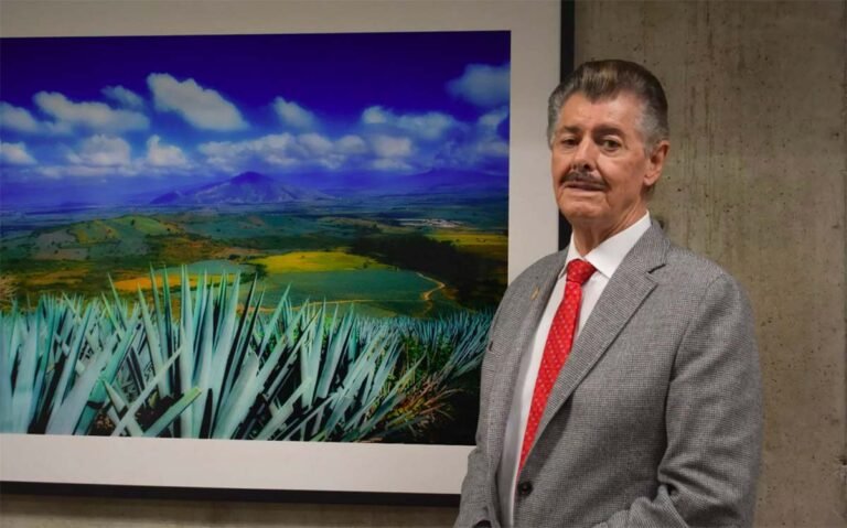 Reafirman CRT y CAAAREM trabajo en conjunto para la defensa del Tequila