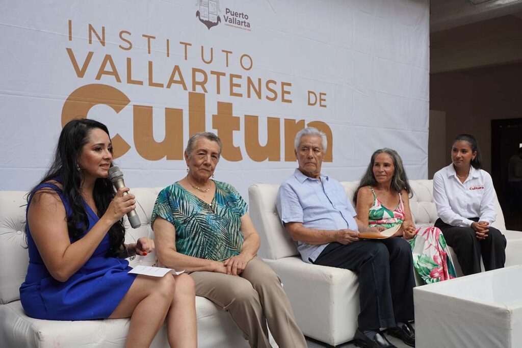 Realizan exposicion con causa de la escultora Alicia Bueno 02 On Bahia Magazine Destinos Ayuntamiento de Puerto Vallarta Entrada