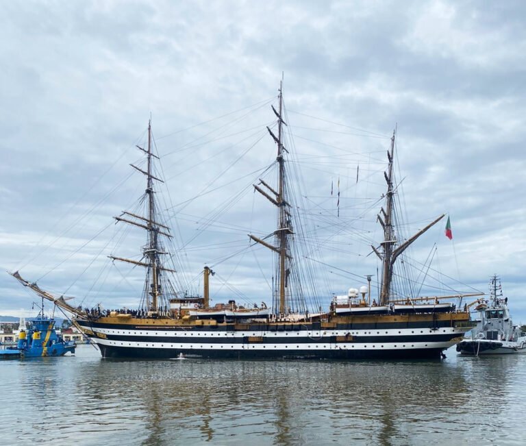 Visitaron el Amerigo Vespucci más de 11 mil personas