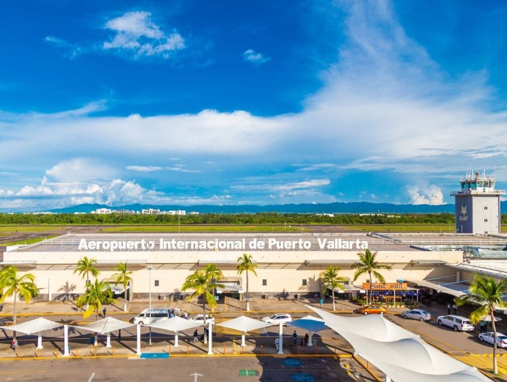 Aeropuerto Internacional de Puerto Vallarta aumenta número de viajeros internacionales.