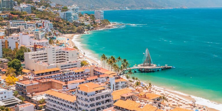 Puerto Vallarta nominada a los Condé Nast Traveler Choice Awards 2024