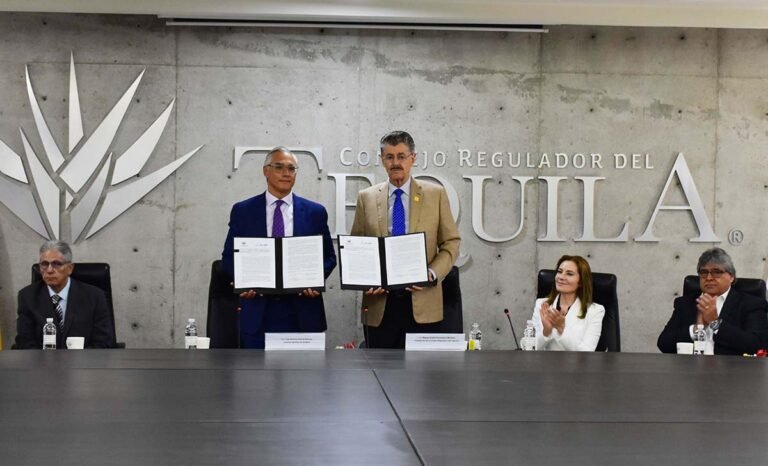 Agroindustria tequilera podrá obtener financiamiento tras firma de convenio entre el CRT y ALMER