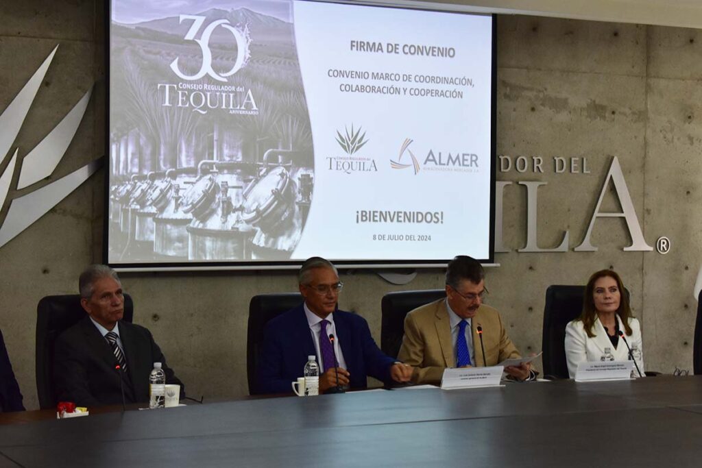 Agroindustria tequilera podra obtener financiamiento tras la firma de convenio entre el CRT y ALMER 04 On Bahia Magazine Destinos Empresas Entrada