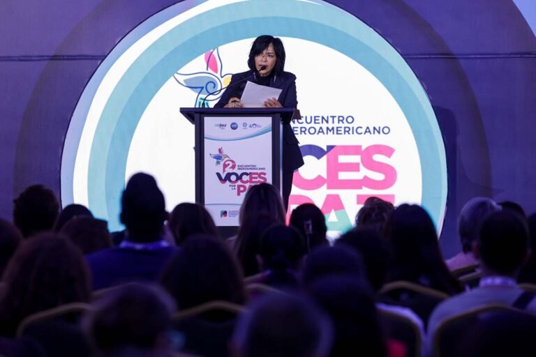 Anabel Hernández: ‘Los periodistas, un peligro para gobiernos y criminales en México’