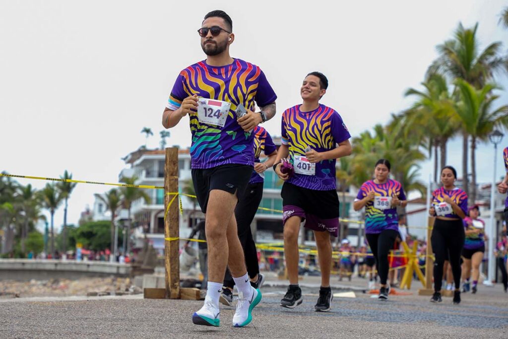 Celebran la I Carrera Diverso Corre con Orgullo 06 On Bahia Magazine Destinos Ayuntamiento de Puerto Vallarta Entrada