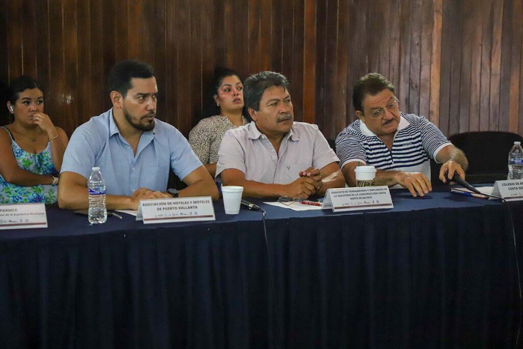 Continua analisis del Reglamento de Gestion y Ordenamiento Territorial del Municipio 03 On Bahia Magazine Destinos Ayuntamiento de Puerto Vallarta Entrada