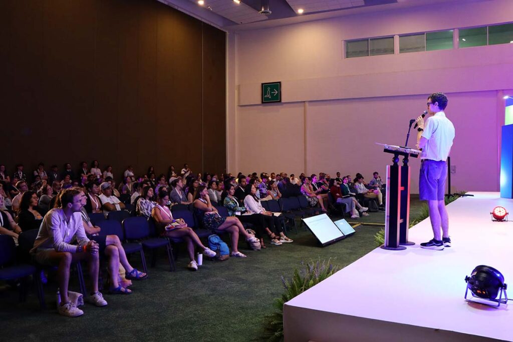 Encuentro Cientifico Internacional de Biologia Molecular y Evolucion llega al Centro Internacional de Convenciones de Puerto Vallarta 18 On Bahia Magazine Destinos Todo Turismo, Fotonota Entrada