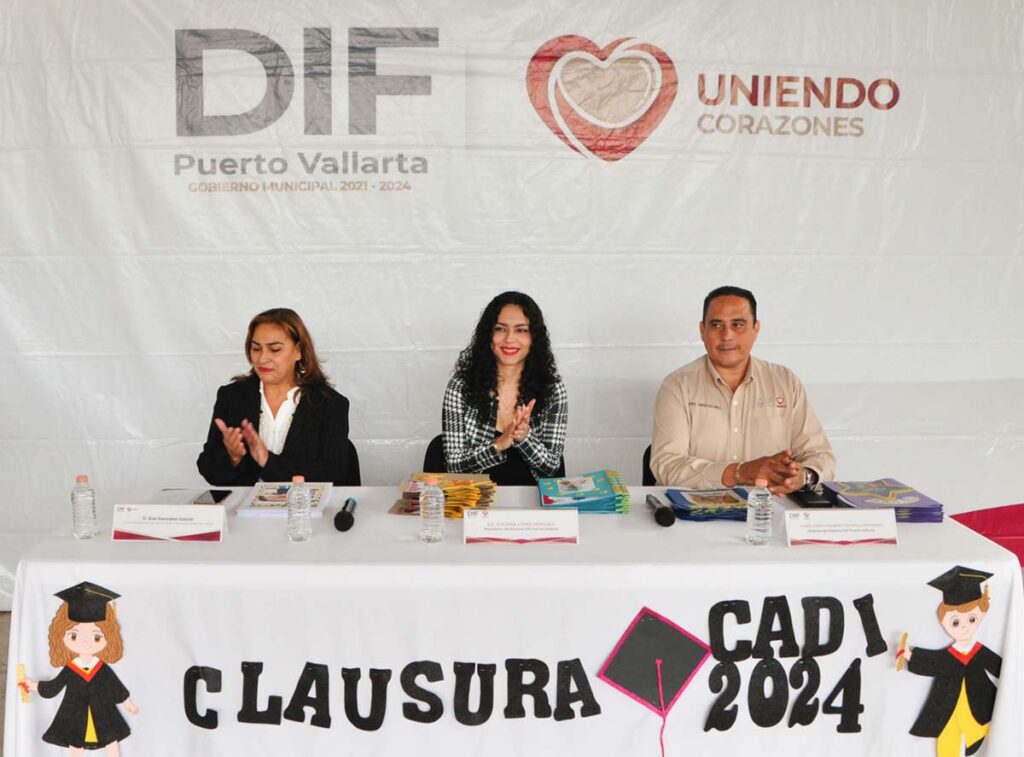 Gradua DIF Vallarta a becarios de CADIs 2023 2024 01 On Bahia Magazine Destinos Ayuntamiento de Puerto Vallarta Entrada