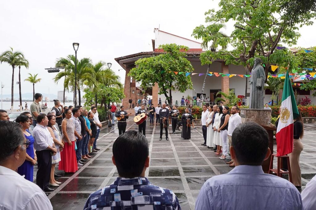 Reconocen legado de Ignacio Luis Vallarta Ogazon 06