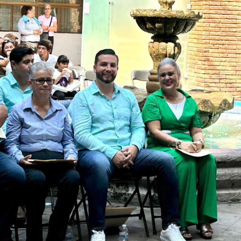 Luis Munguía, presente en la celebración del Día de los Arcos de Mismaloya