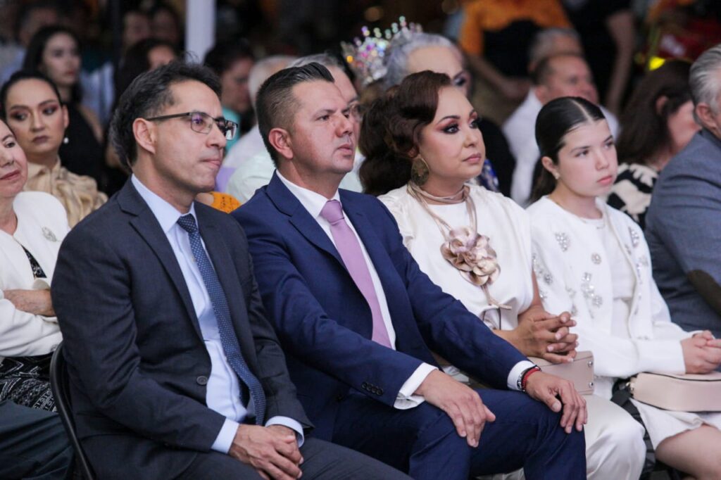 Cesar Molina Sahagun destaca logros de su administracion en el 3er. Informe de Gobierno en Jamay Jalisco5 On Bahia Magazine Destinos Especial Entrada